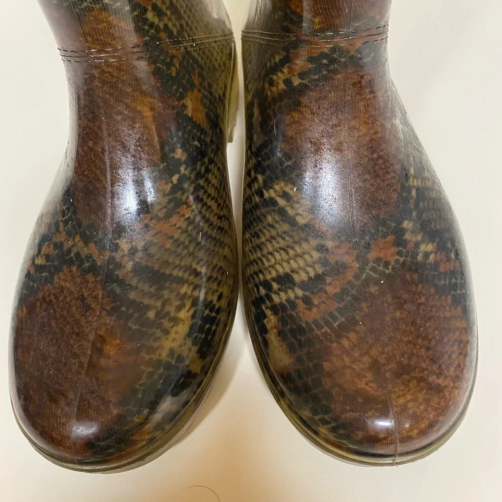 Stuart Weitzman Snakeskin Print Tall Rain Boots- Women’s‎ Size 9